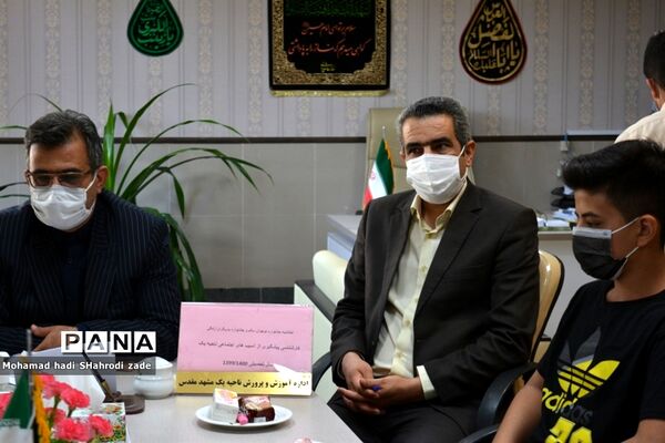 تجلیل از منتخبین رتبه برتر استانی در جشنواره نوجوان سالم و طرح یارگیری در ناحیه یک مشهد