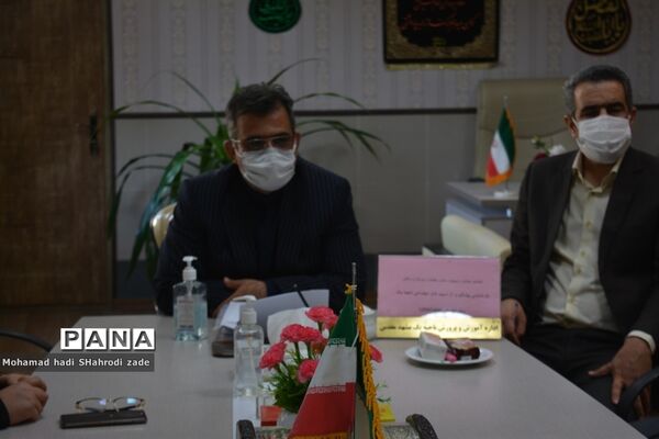 تجلیل از منتخبین رتبه برتر استانی در جشنواره نوجوان سالم و طرح یارگیری در ناحیه یک مشهد