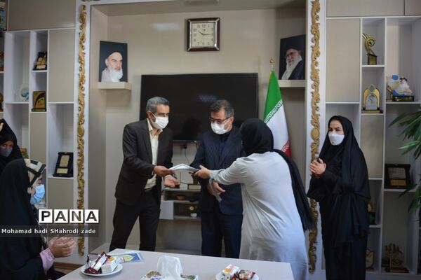 تجلیل از منتخبین رتبه برتر استانی در جشنواره نوجوان سالم و طرح یارگیری در ناحیه یک مشهد