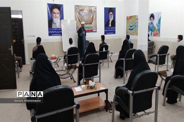 دوره آموزشی یاوران ولایت  در شهرستان درمیان
