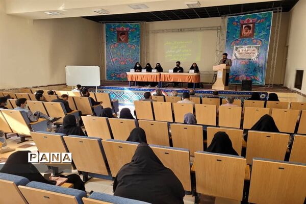 نشست نمایندگان مجلس دانش آموزی ابرکوه با نماینده مجلس