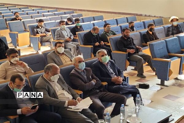 نشست نمایندگان مجلس دانش آموزی ابرکوه با نماینده مجلس