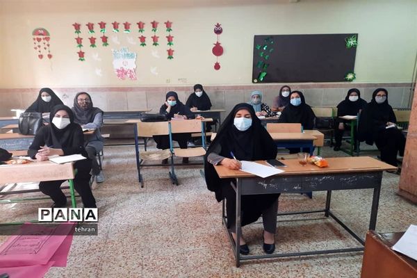 برگزاری کارگاه‌های ترکیبی حضوری و مجازی برای معلمان جدیدالورود ابتدایی منطقه 7