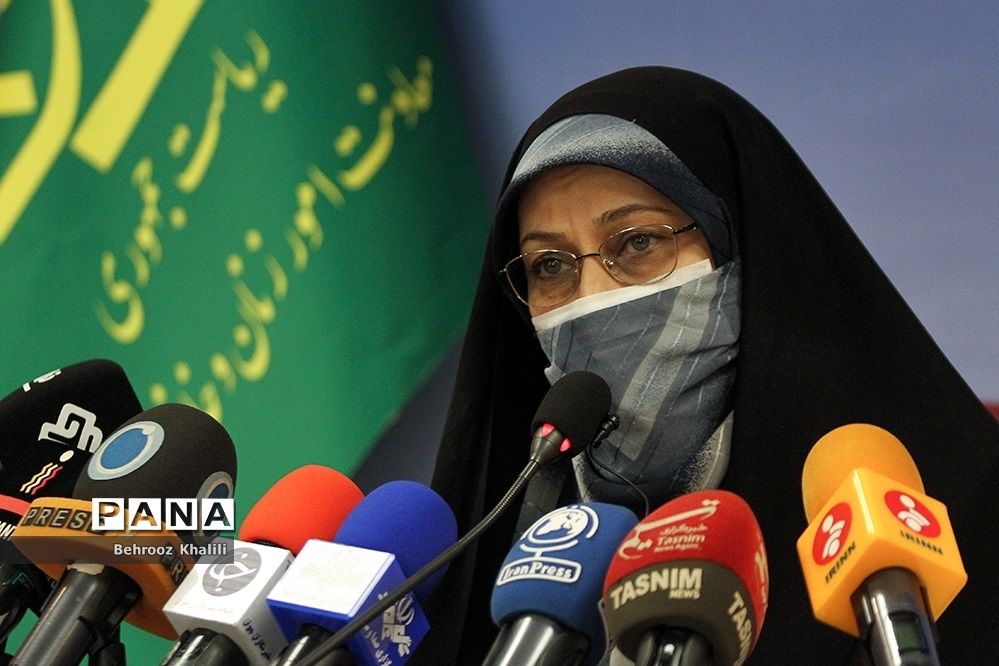 خزعلی: همه زنان سرپرست خانوار بیمه می‌شوند