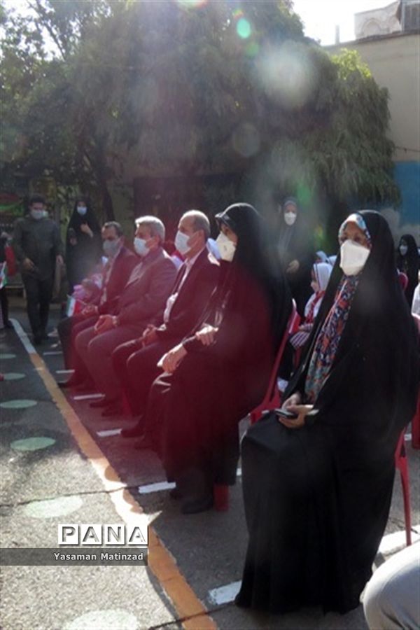 جشن شکوفه‌ها در دبستان دخترانه راضیه منطقه 8