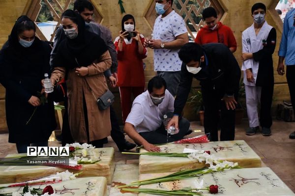 مراسم عطر افشانی و غبارروبی شهدای خوشنام