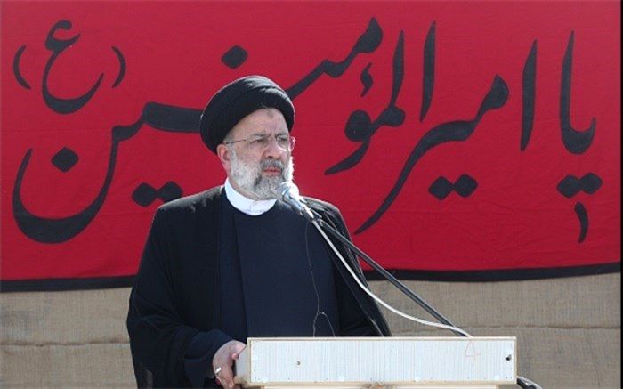رمز پیشرفت و پیروزی کشور داشتن روحیه انقلابی است