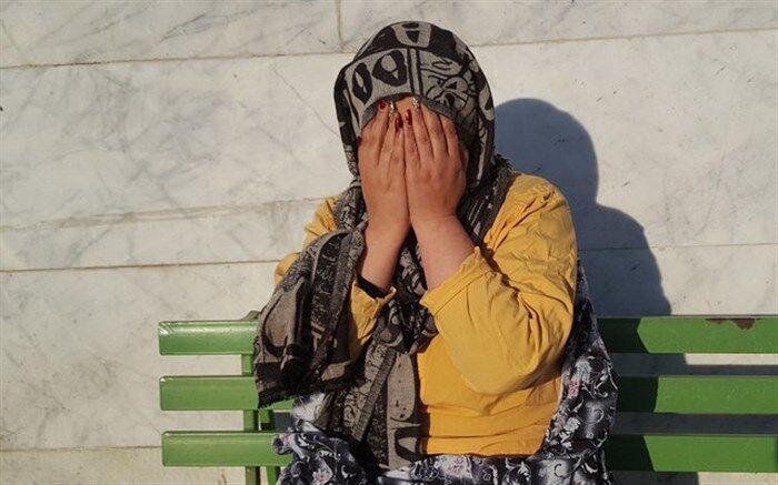 بیهوش کردن مردان میانسال توسط زن جوان
