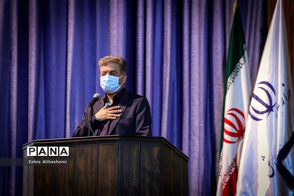 آیین تجلیل از معلمان و عوامل مدرسه تلویزیونی ایران