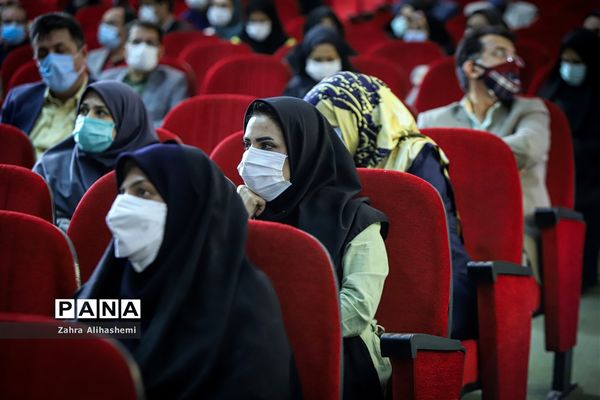 آیین تجلیل از معلمان و عوامل مدرسه تلویزیونی ایران