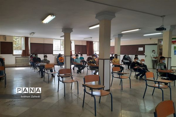 تقدیر از دانش‌آموزان مدرسه شهید بهشتی رودهن