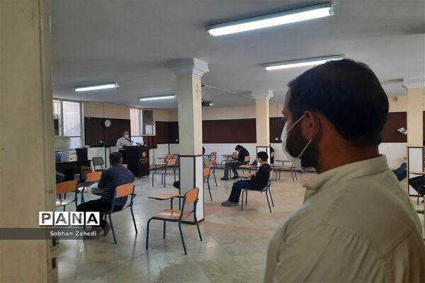 تقدیر از دانش‌آموزان مدرسه شهید بهشتی رودهن