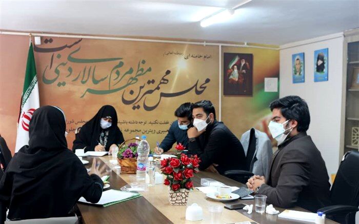 نشست نمایندگان مجلس دانش‌آموزی استان قزوین با نماینده مردم قزوین در مجلس شورای اسلامی