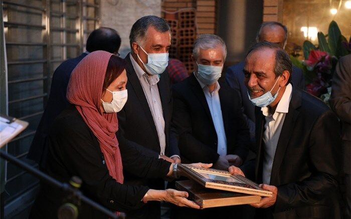 هنرمندان پیشکسوت ایثارگر تجلیل شدند