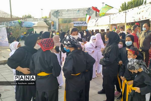 نمایشگاه هشت سال جنگ دفاع مقدس در فرهنگسرای ولا شهرری