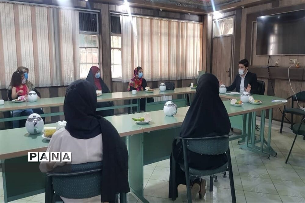 برگزاری کارگروه انجمن عکاسی، در کانون فرهنگی تربیتی امید منطقه ۱۴