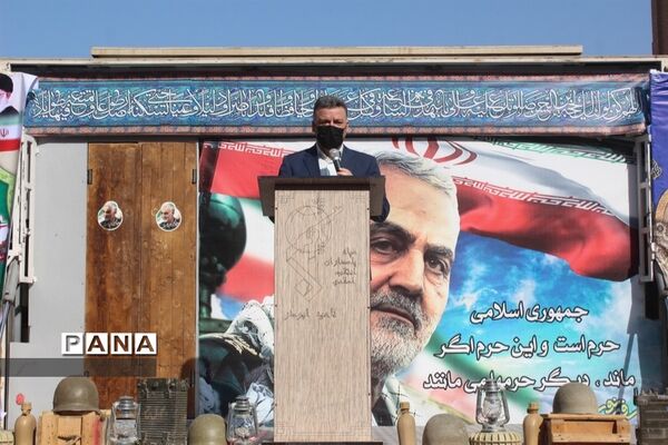 برنامه متمرکز هفته دفاع مقدس و گرامیداشت یاد و خاطره شهدا همراه با اهدا گل به شهدای دفاع مقدس