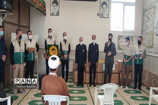 اهدای۵۰۰پک لوازم التحریرازطرف کانون خدمت رضوی شهرستان گلپایگان