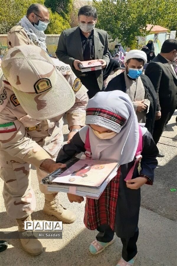 نواختن زنگ شکوفه ها در شهرستان کلات