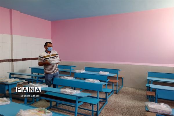 جشن شکوفه‌ها در مدرسه ابتدایی ایمان رودهن