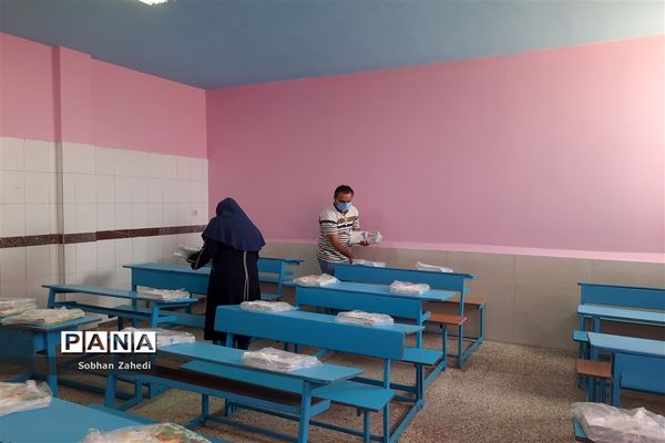 جشن شکوفه‌ها در مدرسه ابتدایی ایمان رودهن