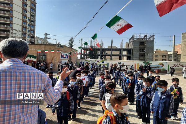 جشن شکوفه‌ها در مدرسه ابتدایی ایمان رودهن