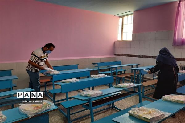 جشن شکوفه‌ها در مدرسه ابتدایی ایمان رودهن