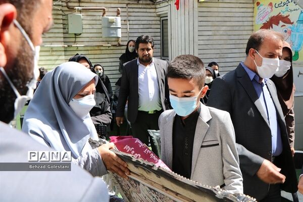 نواختن زنگ غنچه‌ها و شکوفه‌ها در ارومیه