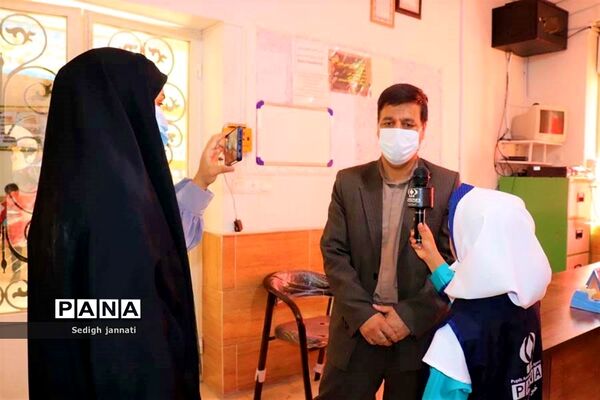 زنگ شکوفه‌ها در مدارس آباده