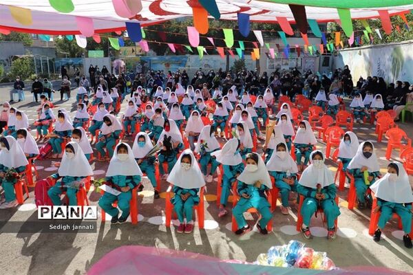 زنگ شکوفه‌ها در مدارس آباده