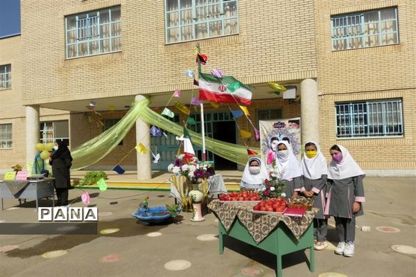 برگزاری جشن شکوفه‌ها در دبستان شهیدان تقی زاده نطنز