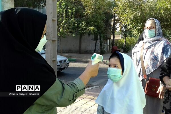 جشن شکوفه‌ها در مدرسه مهدی دوست ناحیه یک ری