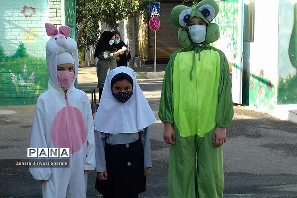 جشن شکوفه‌ها در مدرسه مهدی دوست ناحیه یک ری