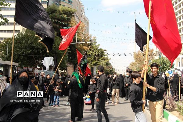 راهپیمایی عظیم جاماندگان اربعین حسینی(ع)