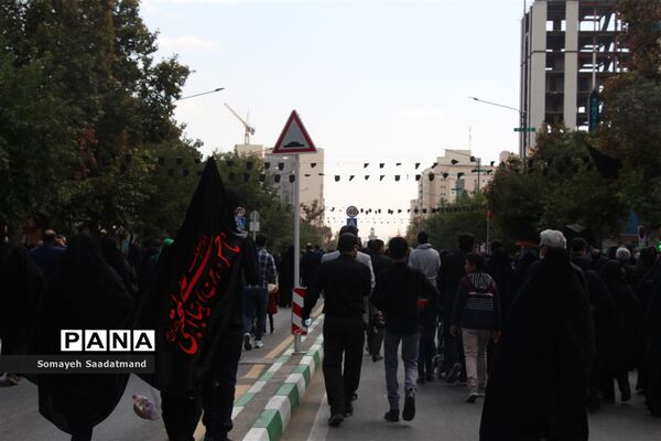 راهپیمایی عظیم جاماندگان اربعین حسینی(ع)