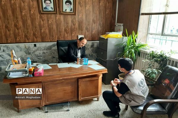 رونمایی از کتاب سه سردار به مناسبت هفته دفاع مقدس و اربعین حسینی