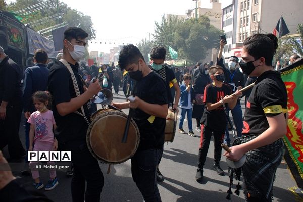 راهپیمایی جاماندگان اربعین حسینی درشهرستان ری