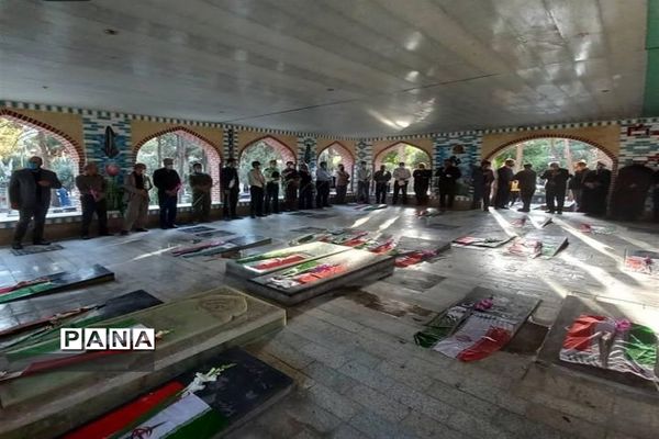 برگزاری مراسم غبار روبی و عطرافشانی گلزار شهدای شهر مشکین دشت کرج