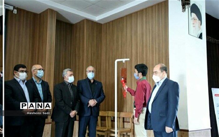 نواختن زنگ آغاز سال تحصیلی جدید در آموزش و پرورش ناحیه 2 مشهد