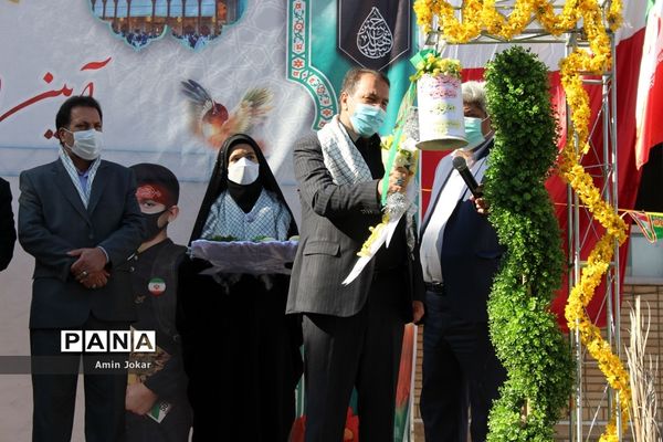 آیین نواختن زنگ آغاز سال تحصیلی در فارس