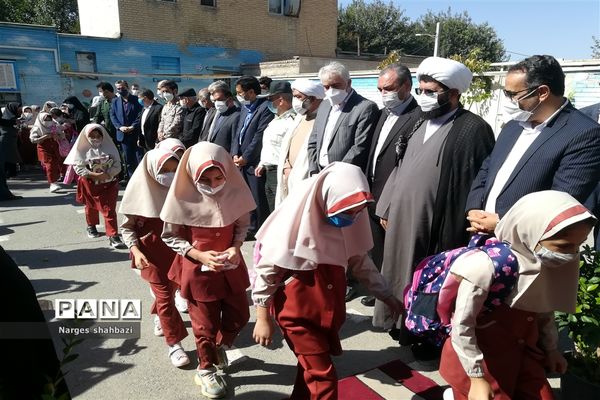 نواخته شدن زنگ مهر و مقاومت در دبستان دخترانه مهدیه در شهر قدس