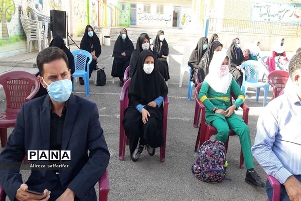آیین نواختن زنگ مهر و مقاومت در اردستان