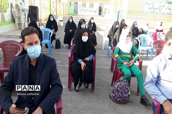 آیین نواختن زنگ مهر و مقاومت در اردستان