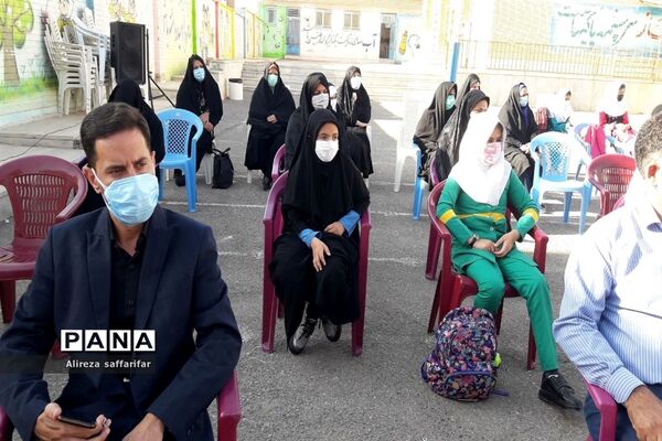 آیین نواختن زنگ مهر و مقاومت در اردستان