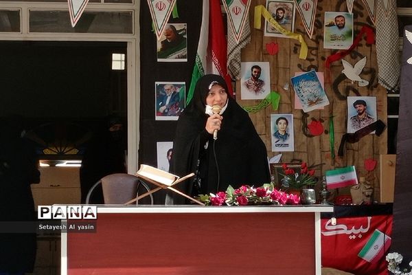 نواخته شدن زنگ مهر در دبیرستان راه زینب منطقه ۱۳ تهران