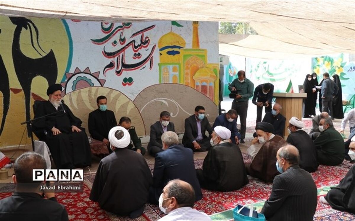 نسل‌سازی آینده به عهده شما معلمان است و شما خلیفه خدا هستید