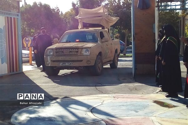 نواختن زنگ ایثار در دبیرستان شاهد بهشت رباط کریم