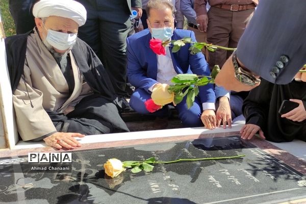 برگزاری مراسم غبار روبی و عطر افشانی مزار شهدای کوت سیدصالح