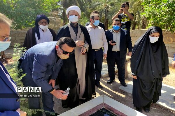 برگزاری مراسم غبار روبی و عطر افشانی مزار شهدای کوت سیدصالح