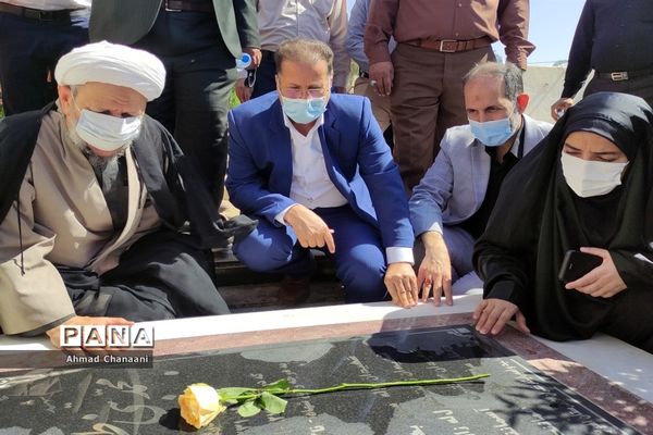 برگزاری مراسم غبار روبی و عطر افشانی مزار شهدای کوت سیدصالح